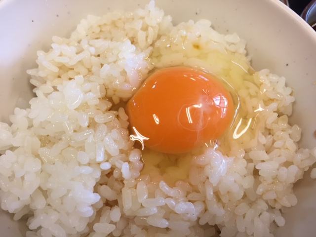 お米の味をシンプルに味わえる卵かけご飯定食も用意されています。