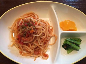 キッズメニューは500円。スープと、副菜１種類、デザート付