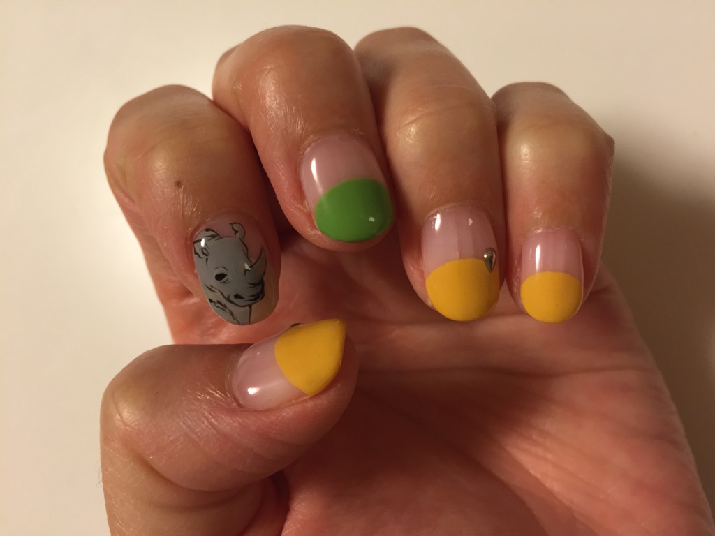 サイのイラストネイル