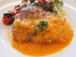 地元食材を使った「越後しなのがわバル」で食事も可能