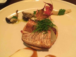 前菜「さんま、イチジク、洋梨のタルト　KABAYAKIソース」（＋３２４円）