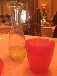 ジュースも感動のサーブ（涙）