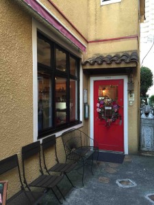 神楽坂から一本入って、さらに少し奥まったところにひっそりと。