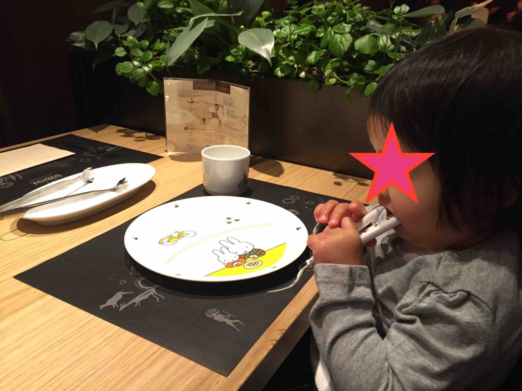 お子様用お食事セットはバッチリです