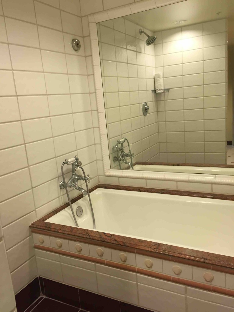 バスタブ＆シャワーも申し分なし