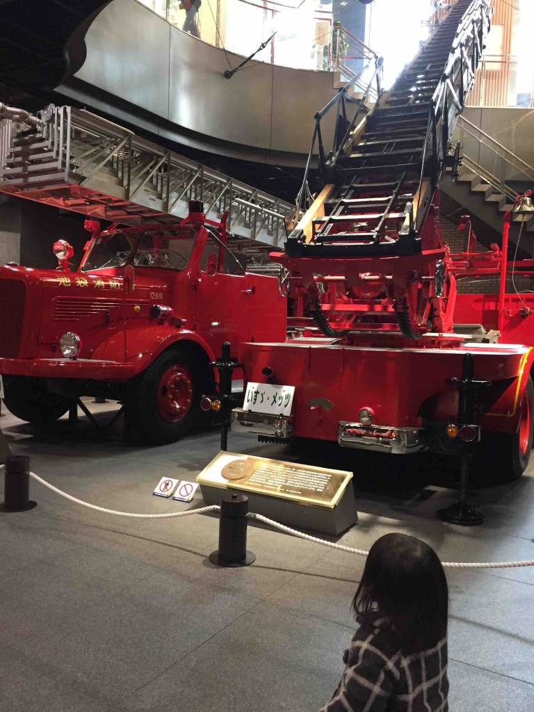 大正から平成にかけて活躍した消防車がずらり