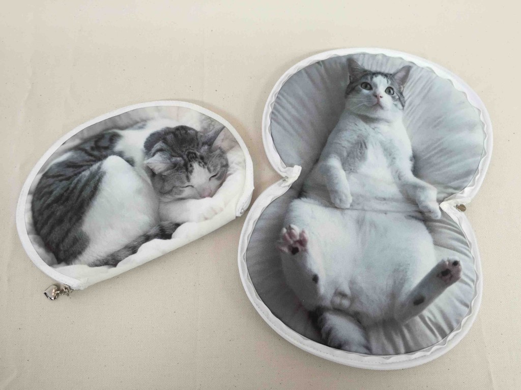 うだまさんちの猫とコラボ パッカーン！っと猫の開きポーチ　1400円（税抜）