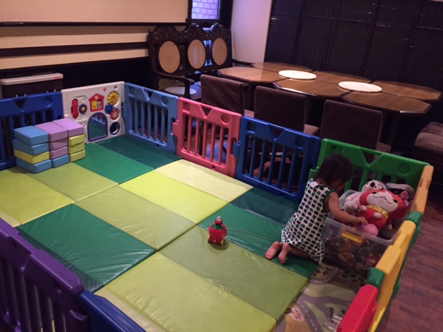 おもちゃは、０歳〜幅広く対応するように用意されています