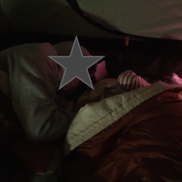 今回、スノーピークセットを借りた一番の目的は、寝袋！寝心地はなかなか。