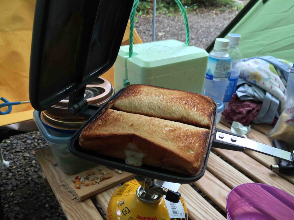 翌朝はちゃんと自力でホットサンドを作ったよ、という証拠写真（笑）